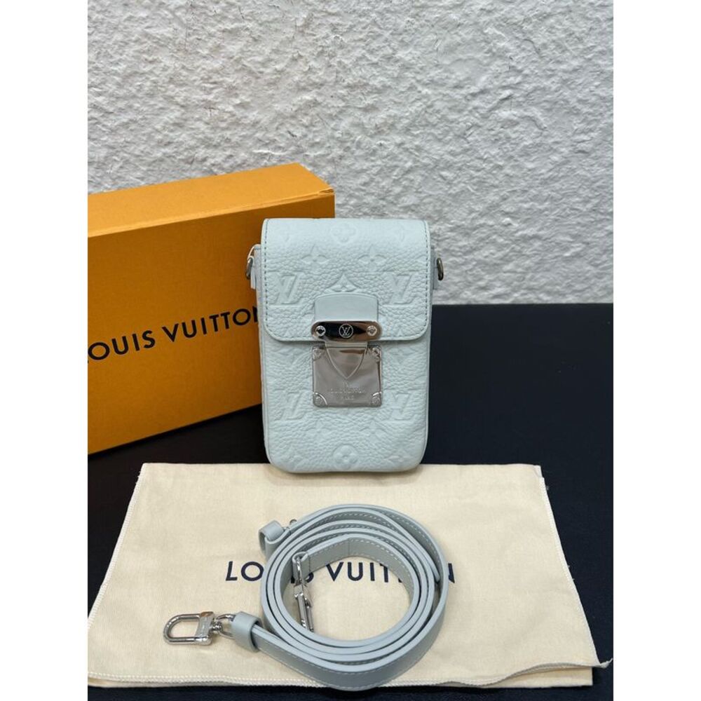 Louis Vuitton Women Pre-Loved Bag Brand New Condition